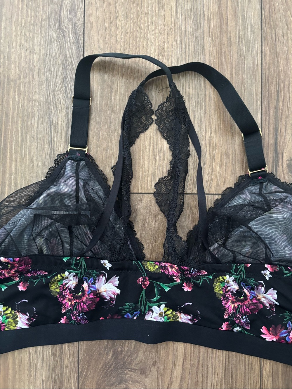 Cacique Floral Printed Front-Close Triangle No-Wire Bra - Picture 5 of 12
